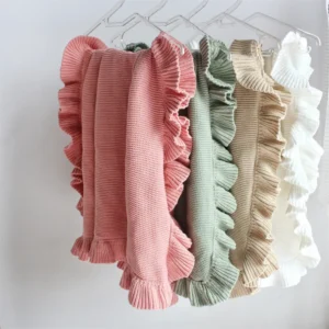 CF012-ruffle edge baby blanket